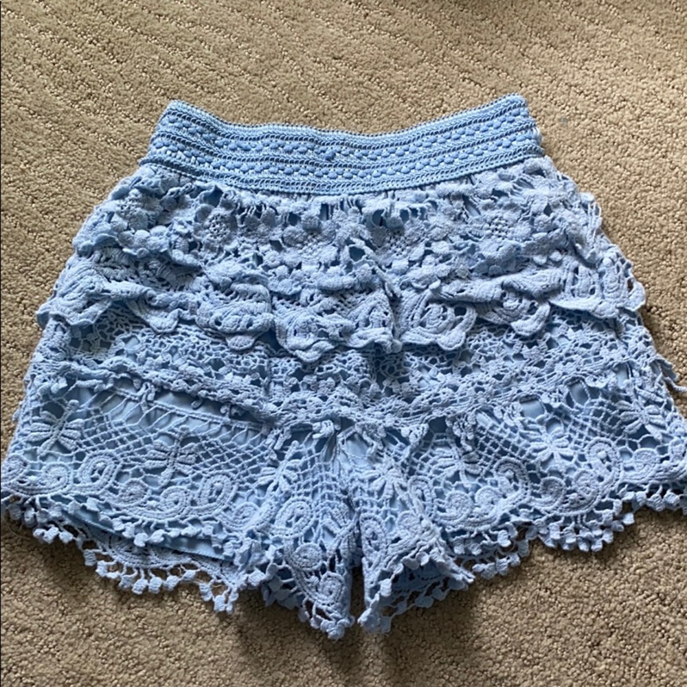 elastic waist lace shorts